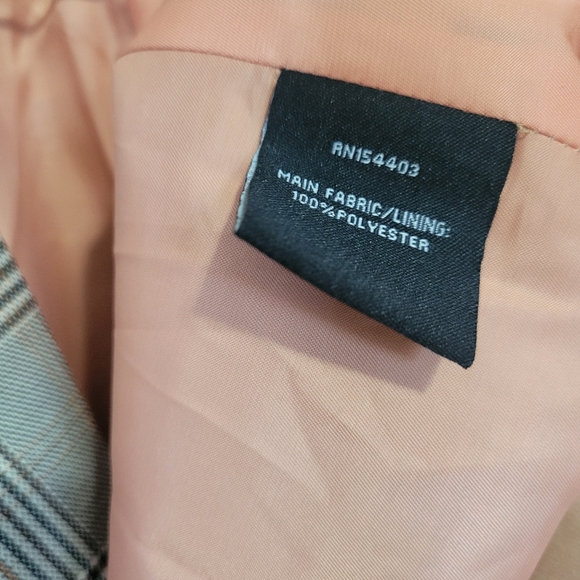 Fashion Nova Plaid Blazer - Picture 5 of 6